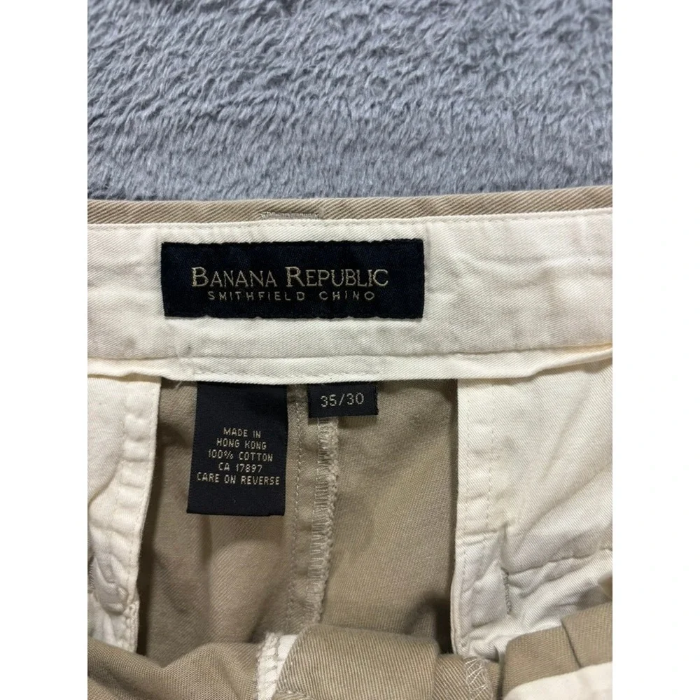 Banana Republic brand banana
